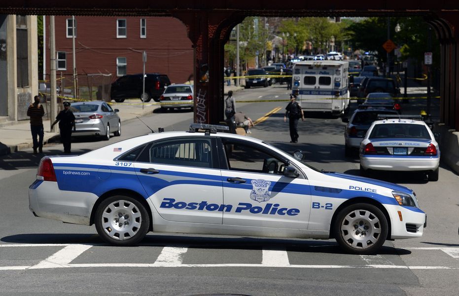 Lelaki kulit hitam ditangkap oleh polis Boston semasa strok untuk menerima $1.3 juta