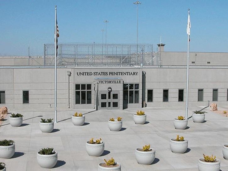 Lori Loughlin verbüßt ​​Gefängnisstrafe in Methville